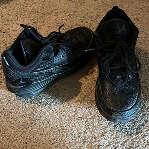 Boys Jordans size 4